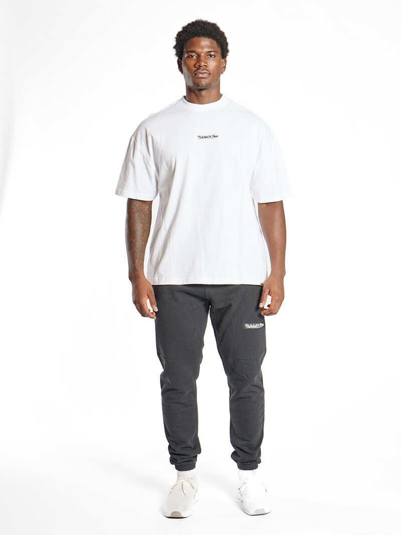 Mitchell & Ness Branded look 2